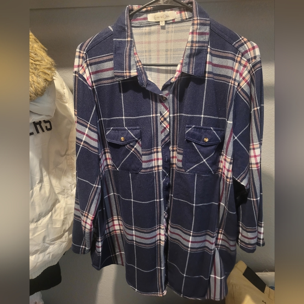 Plus Size 2X Long Sleeve Flannel Shirt.  Mixed Colors Blue, Red, White